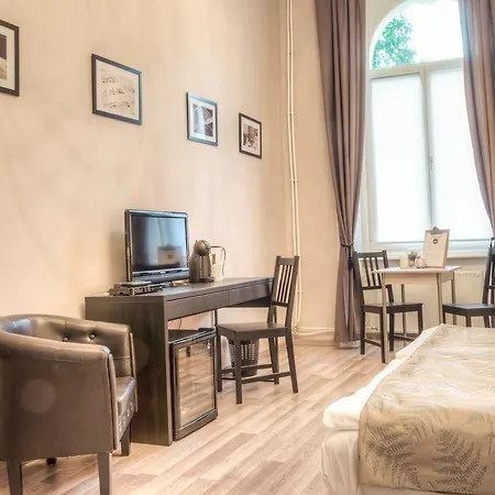 Budapest Ville Bed & Breakfast 3*