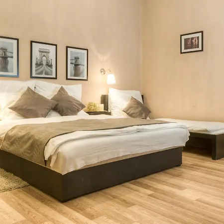 Budapest Ville Bed & Breakfast Bed & Breakfast 3*