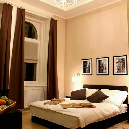 Budapest Ville Bed & Breakfast לינה וארוחת בוקר בודפשט