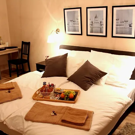 Budapest Ville Bed & Breakfast בודפשט